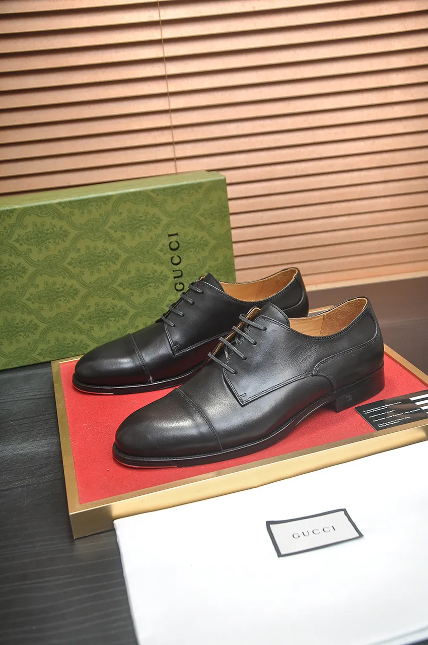 Men's shoes💰660💶 Brand: GUCCI (Gucci) Standard code: Men's code 39/44 (45/46 can be customized) Grade: Same as the official website Original quality Material: Original cowhide Water-dyed cowhide lining Original rubber outsole Style category: Men's fashionable casual leather shoes Distinguished big-name luxury elements top luxury Color: Actual picture